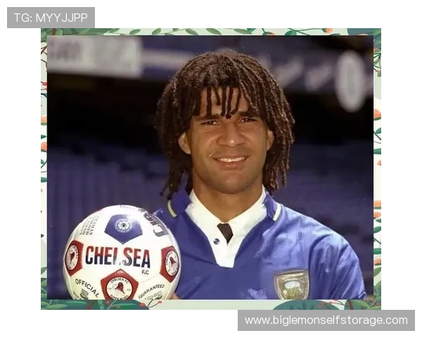 世界足球史上身高最矮的明星球员是谁他如何在绿茵场上创造传奇