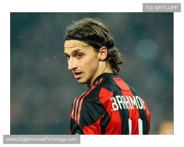 偶像背后那些鲜为人知的足球明星故事与奋斗历程