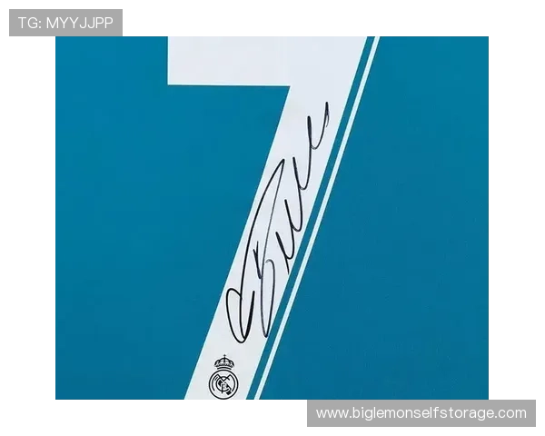 全球最昂贵足球明星签名的背后故事与市场价值分析