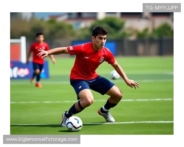 全球足球新星崛起最新出炉的年轻球员引发热议与期待