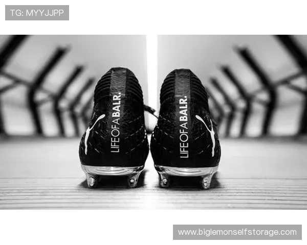 为男友挑选足球明星限量版运动鞋的完美攻略与推荐